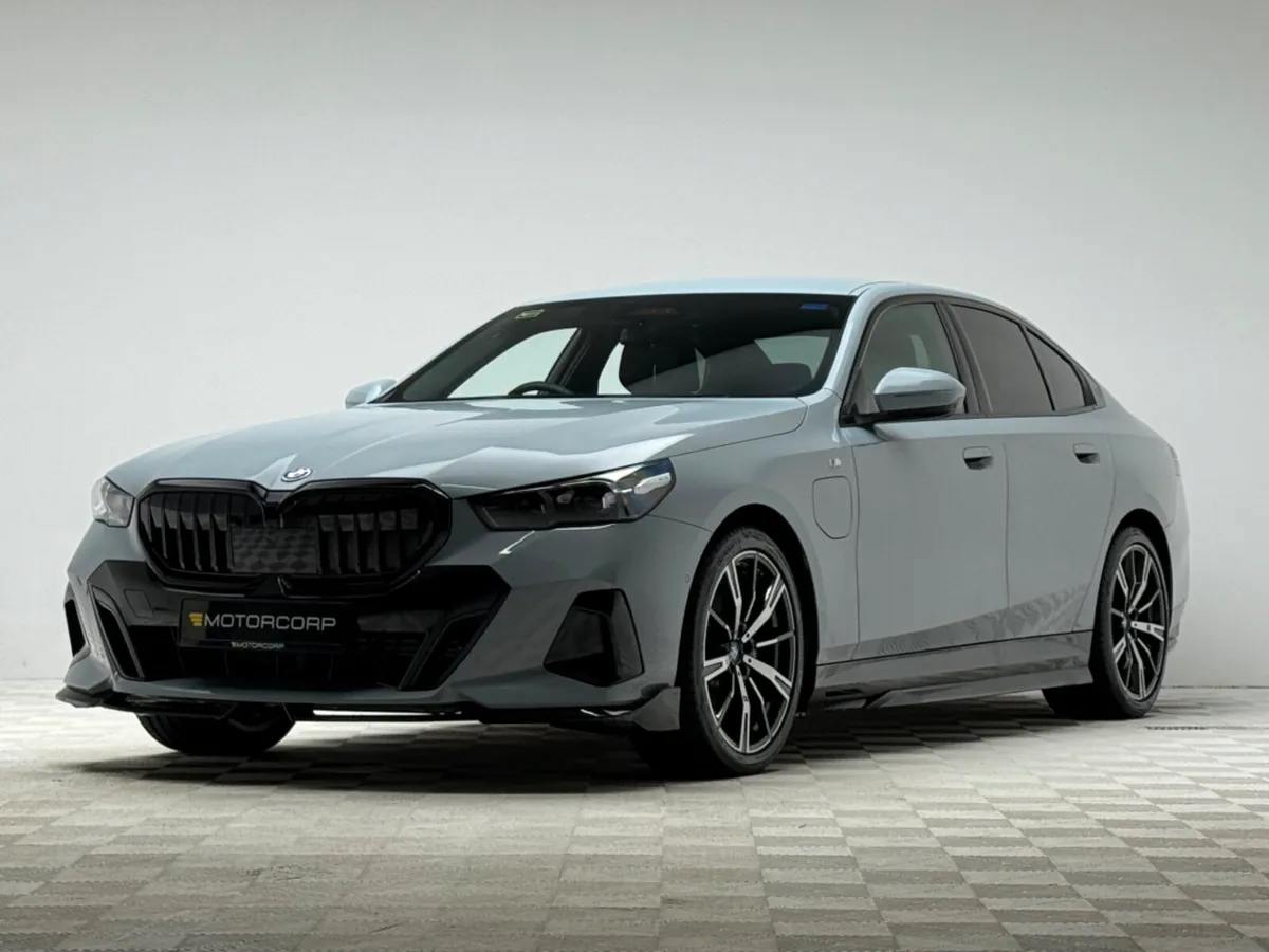 BMW 5-Series 530E M SPORT - Image 3