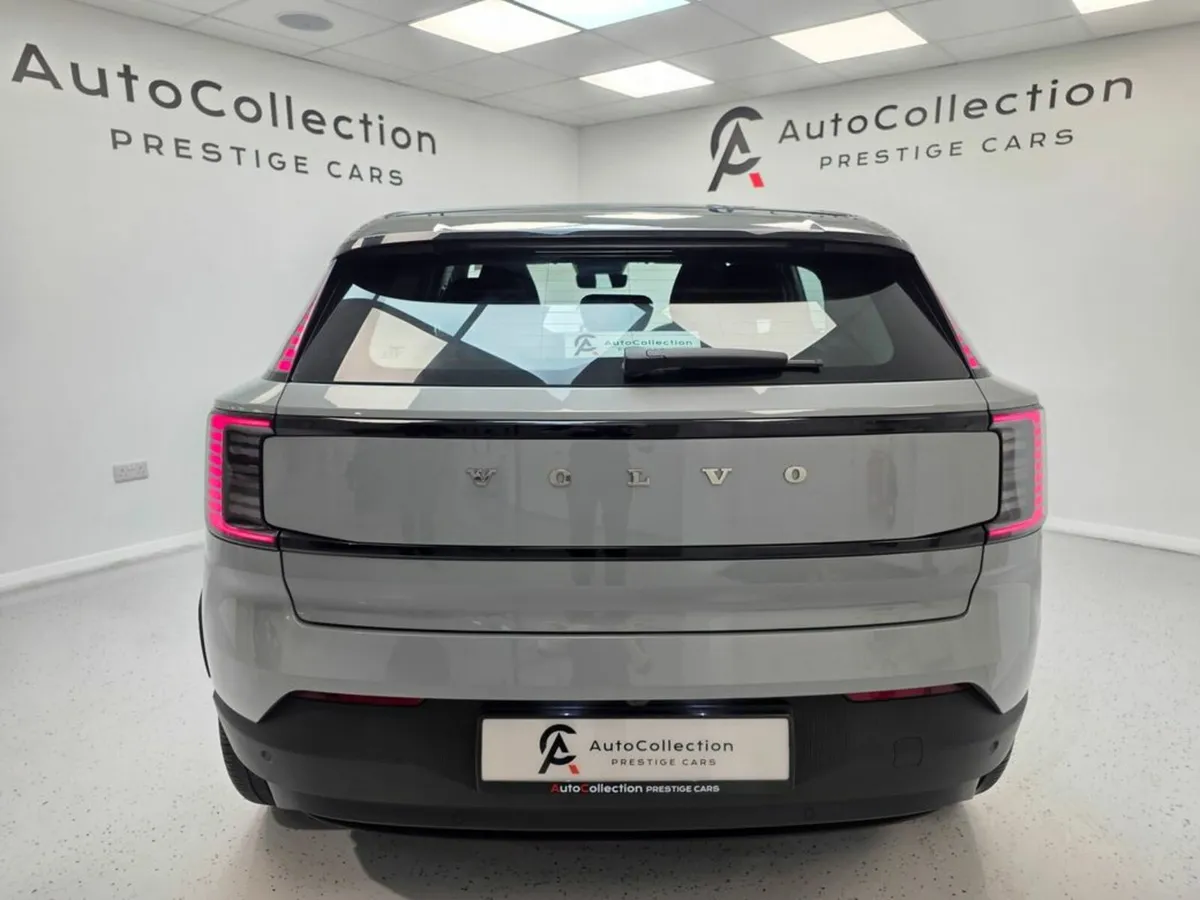 Volvo EX30 **PLUS MODEL 272BHP FULL ELECTRIC**1 OW - Image 4