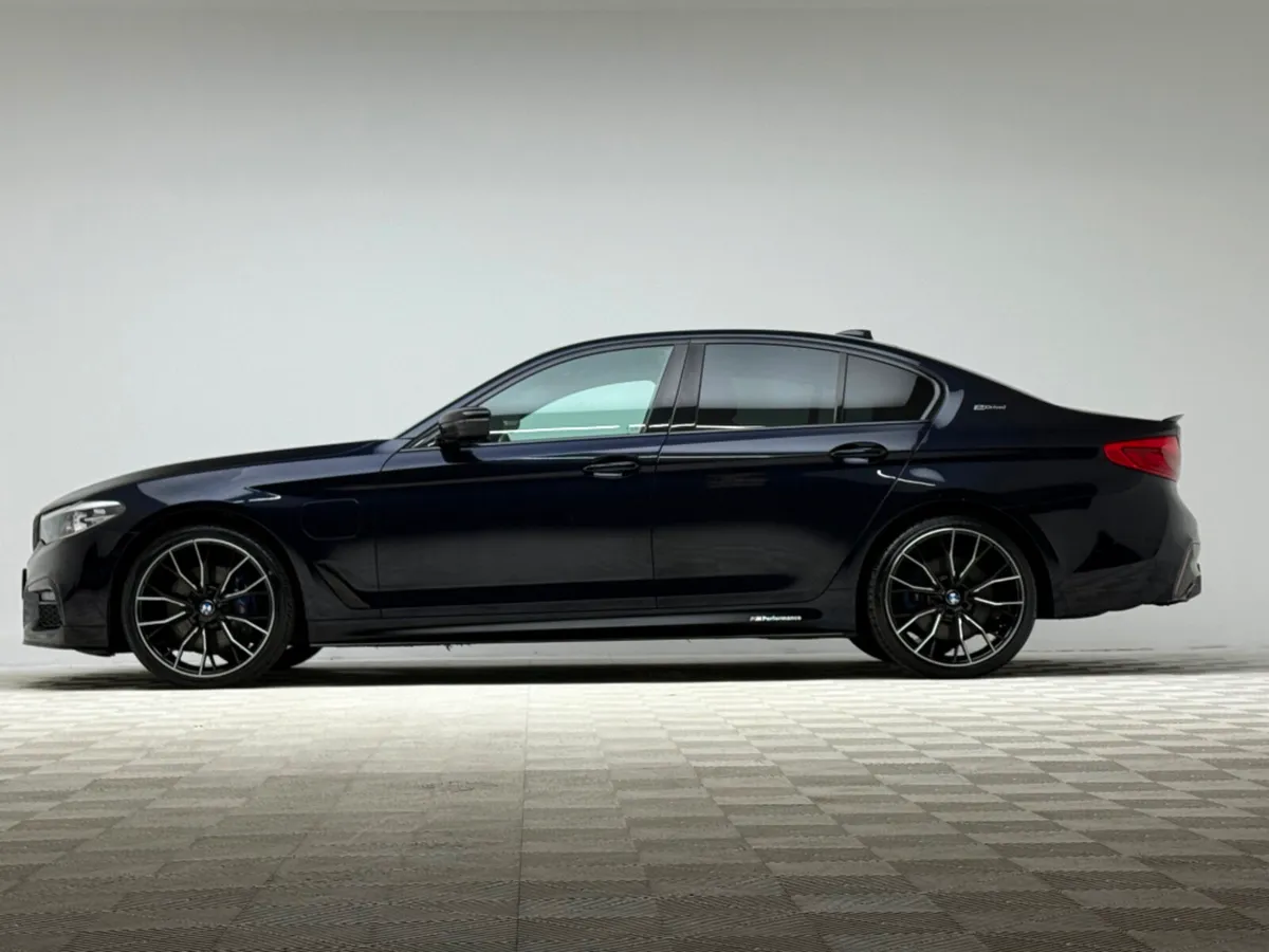 BMW 5-Series 530E M SPORT - Image 4