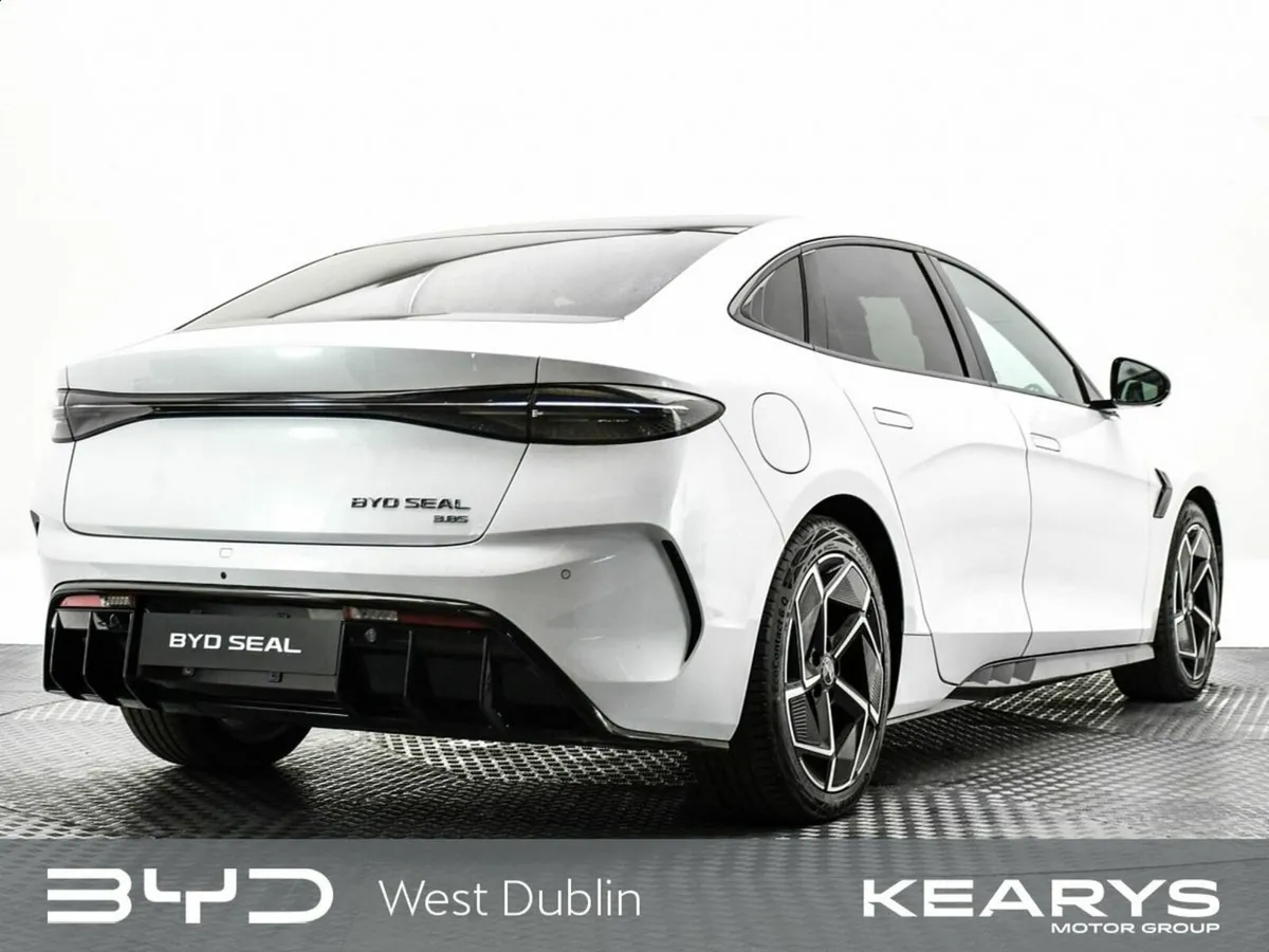 BYD SEAL Order your 261 Seal RWD Design White toda - Image 3