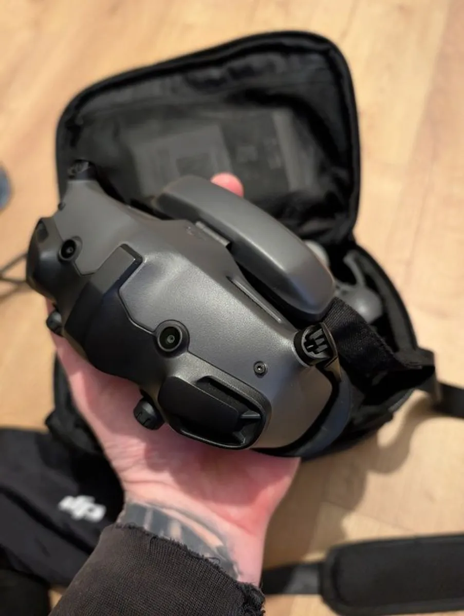 DJI Avata 2 - Fly More Combo + Motion Controller + NEW RC Controller WORTH 1200+ - Image 3