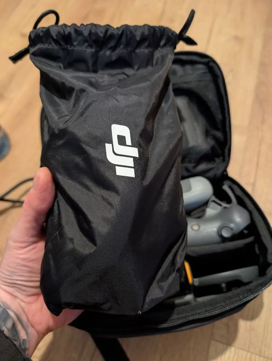 DJI Avata 2 - Fly More Combo + Motion Controller + NEW RC Controller WORTH 1200+ - Image 4