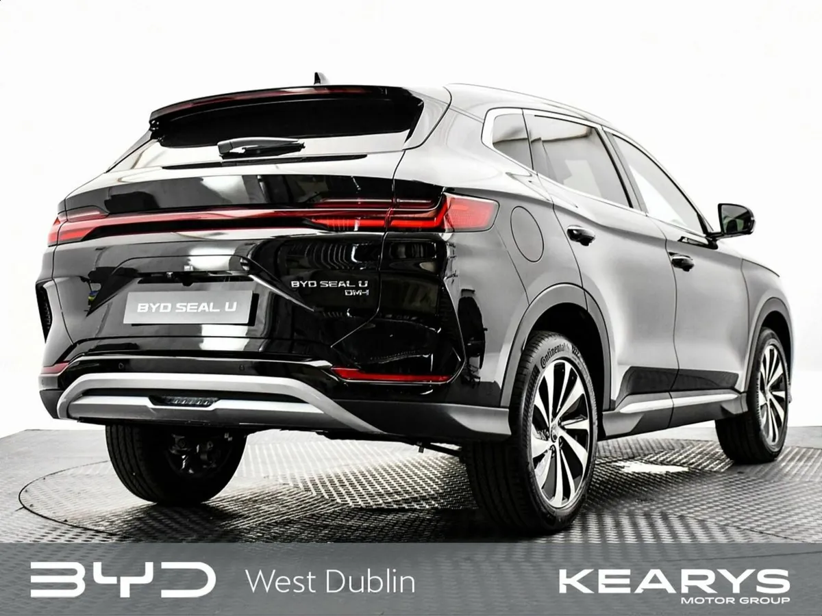 BYD SEAL U Order your 261 Seal U Boost Black today - Image 3