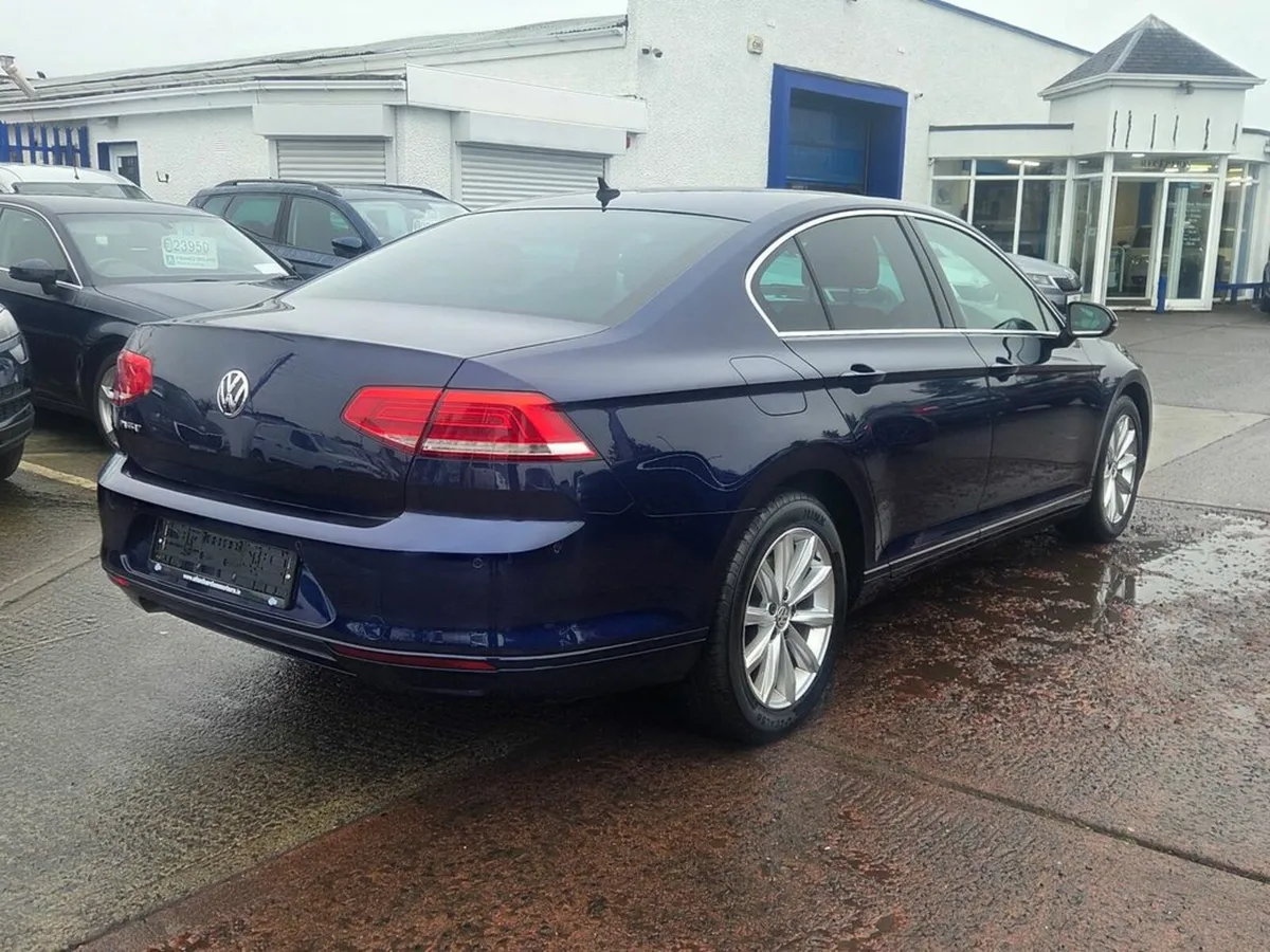 Volkswagen Passat SE BUSINESS TDI - Image 3