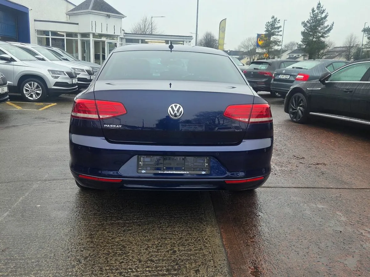 Volkswagen Passat SE BUSINESS TDI - Image 4