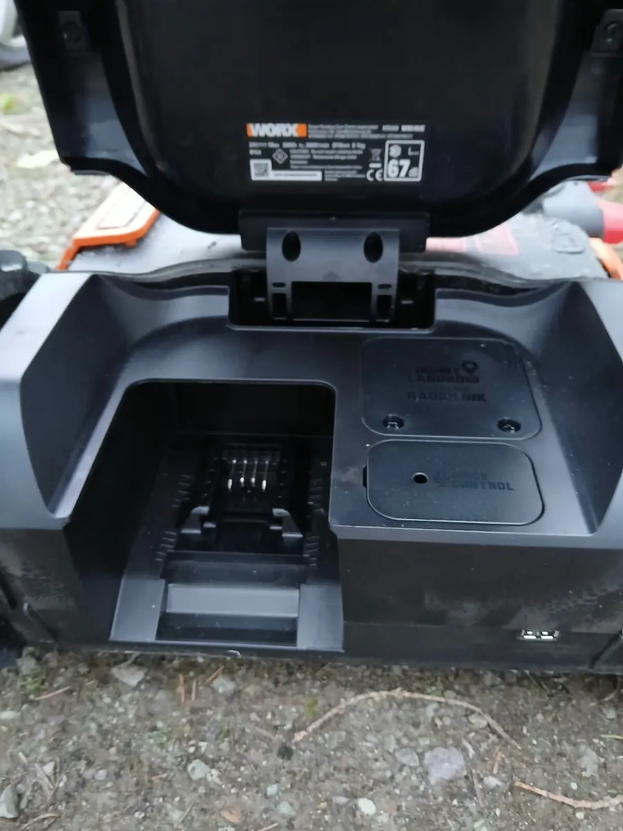 Robot mower for parts - Image 3