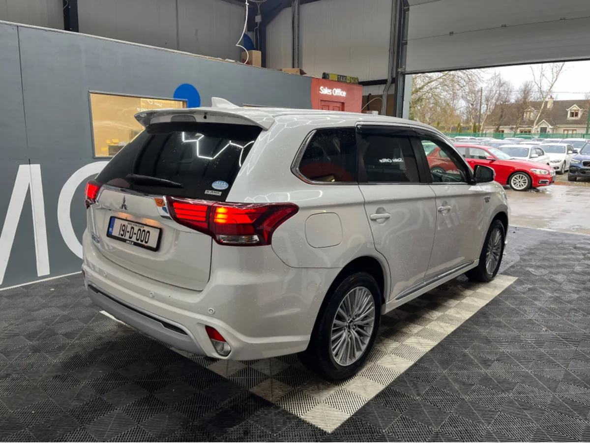 Mitsubishi Outlander €22950! 2019 MITSUBISHI OUTLA - Image 2