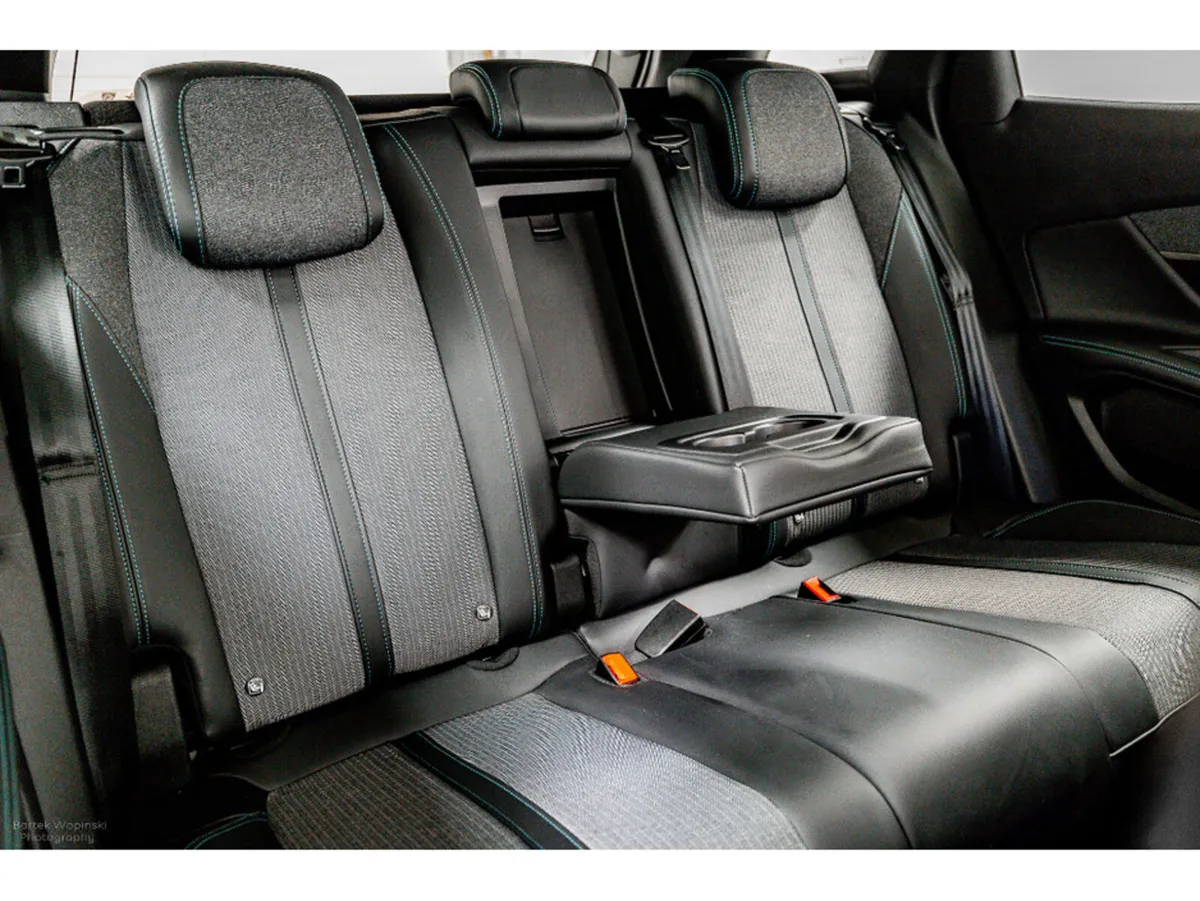 Peugeot 3008 Allure 1.5 Diesel Auto 130HP - Image 4