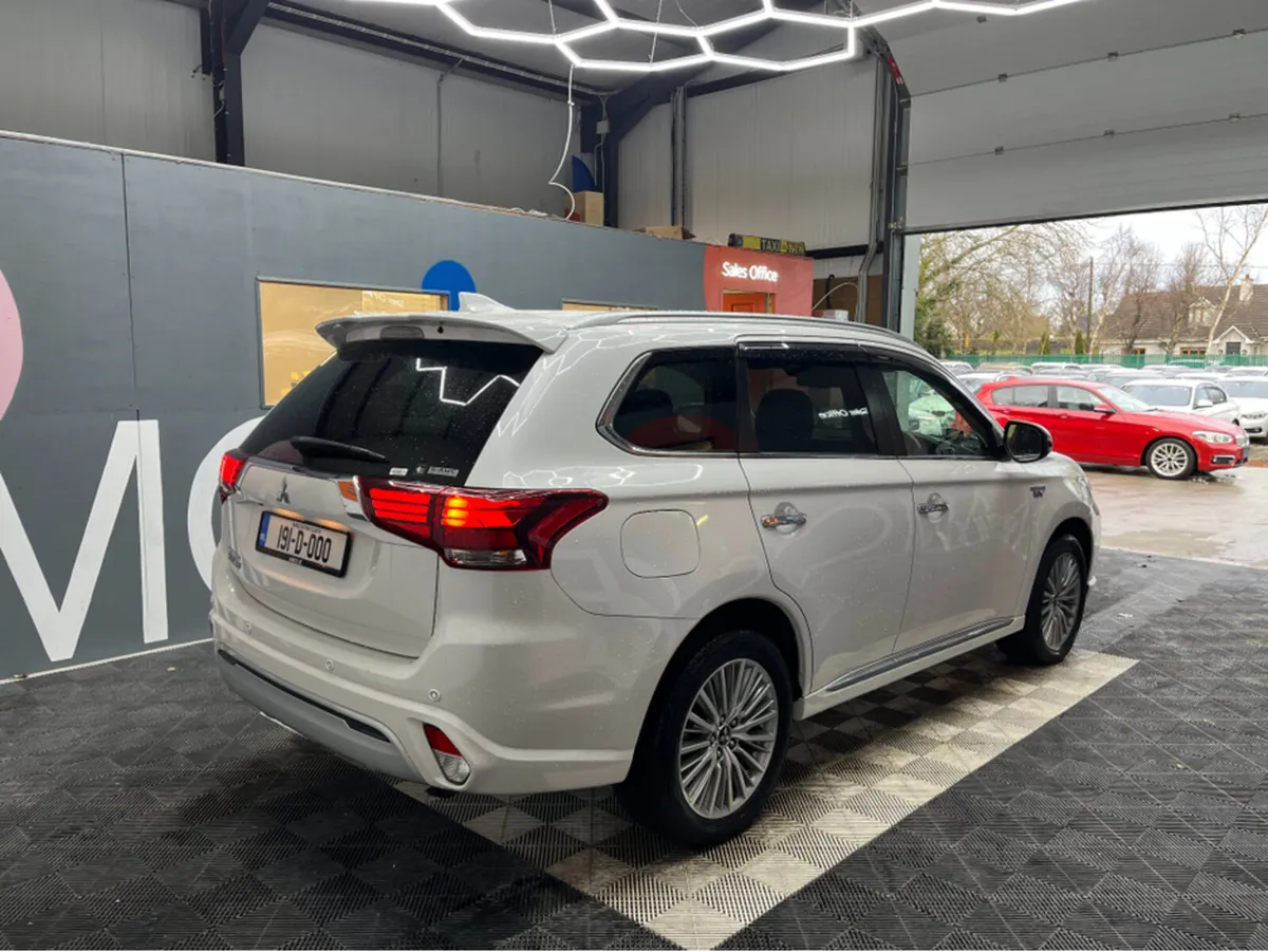 Mitsubishi Outlander €22950! 2019 MITSUBISHI OUTLA - Image 2
