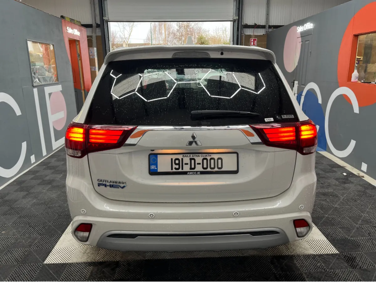 Mitsubishi Outlander €22950! 2019 MITSUBISHI OUTLA - Image 3