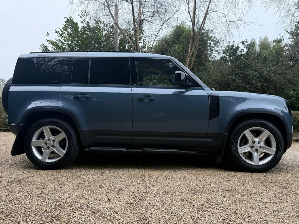 Land Rover Defender 3.0D 110 SE 3 Seat Commercial - Image 3