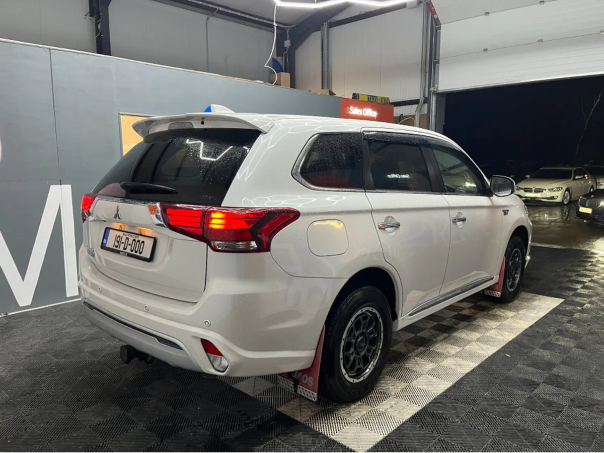 Mitsubishi Outlander €18950! 2019 MITSUBISHI OUTLA - Image 2