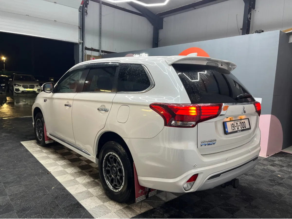 Mitsubishi Outlander €18950! 2019 MITSUBISHI OUTLA - Image 4