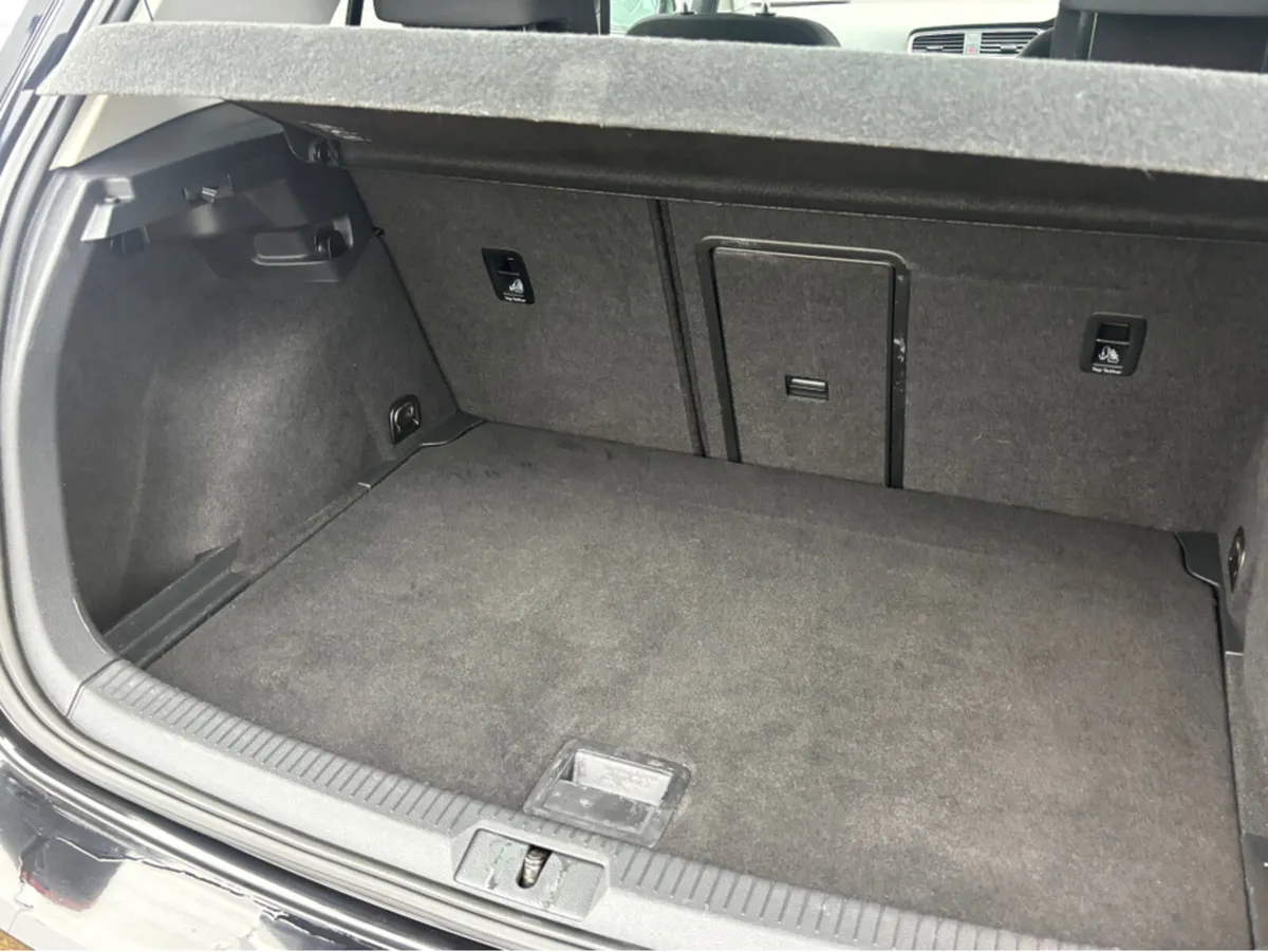 Volkswagen Golf 1.6 TDI MATCH BLUEMOTION 105PS 5 5 - Image 4