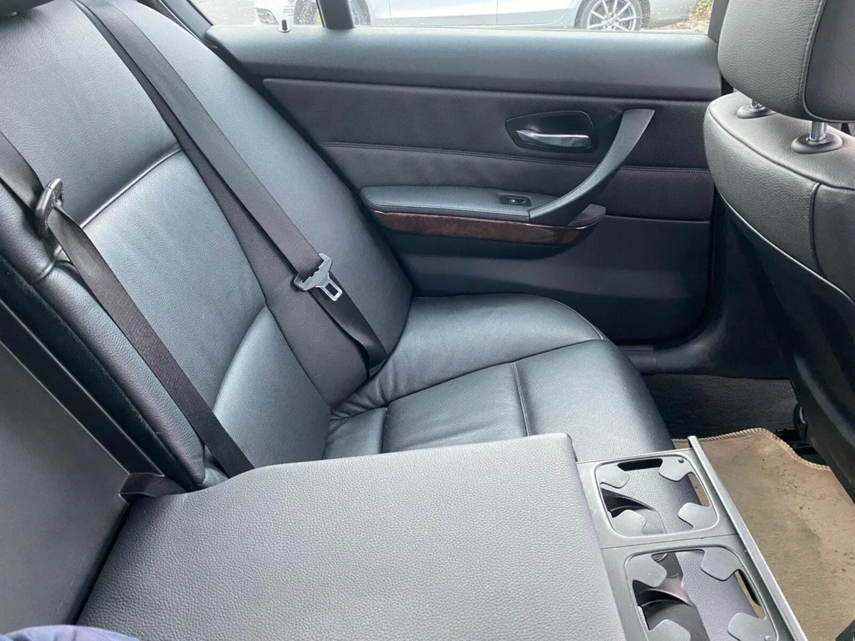 BMW 318i 2007 – Sunroof – New RunFlats – Taxed Aug - Image 2