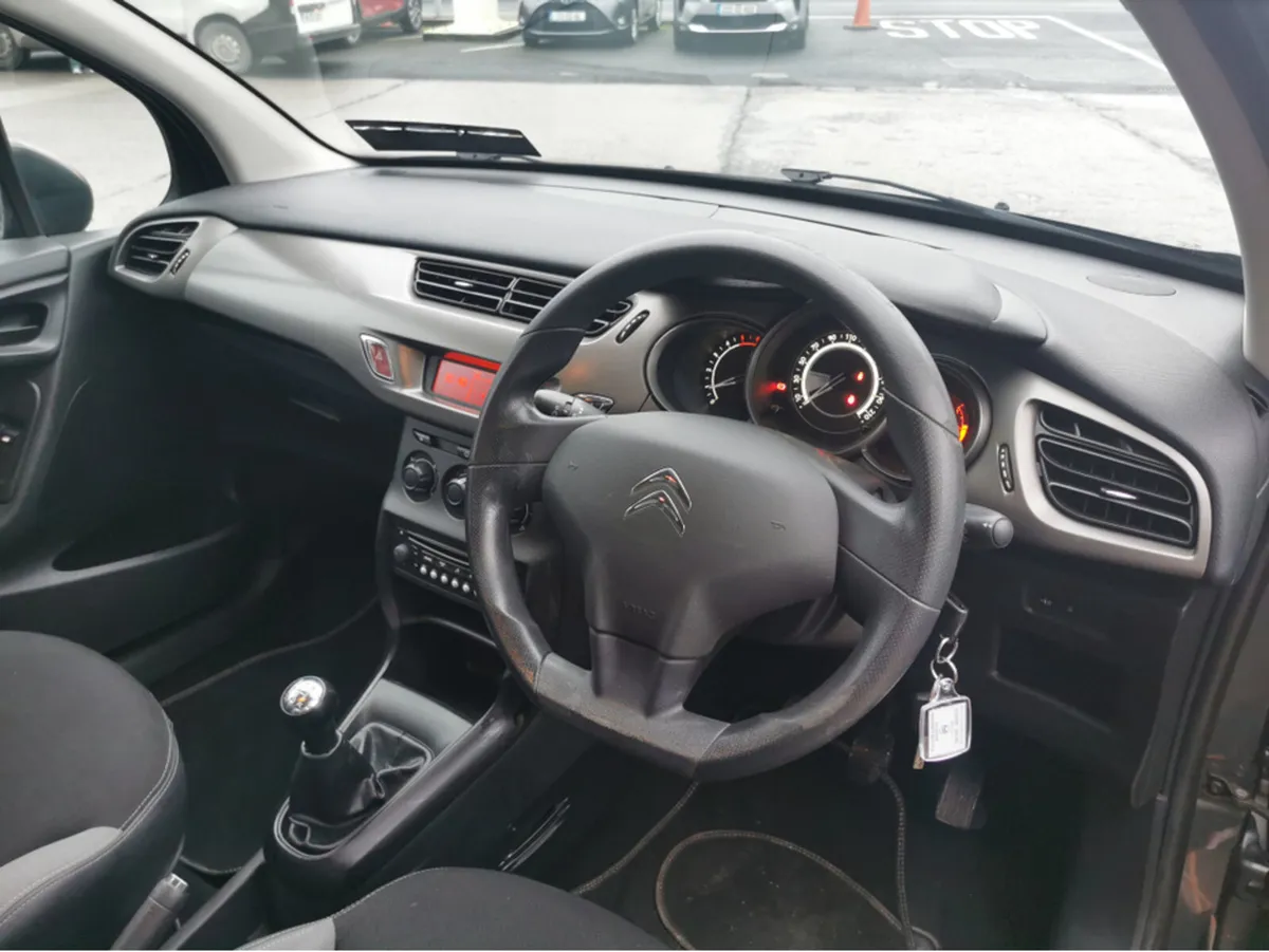 Citroen C3 HDI 70 CONNECTED 4DR - Image 2