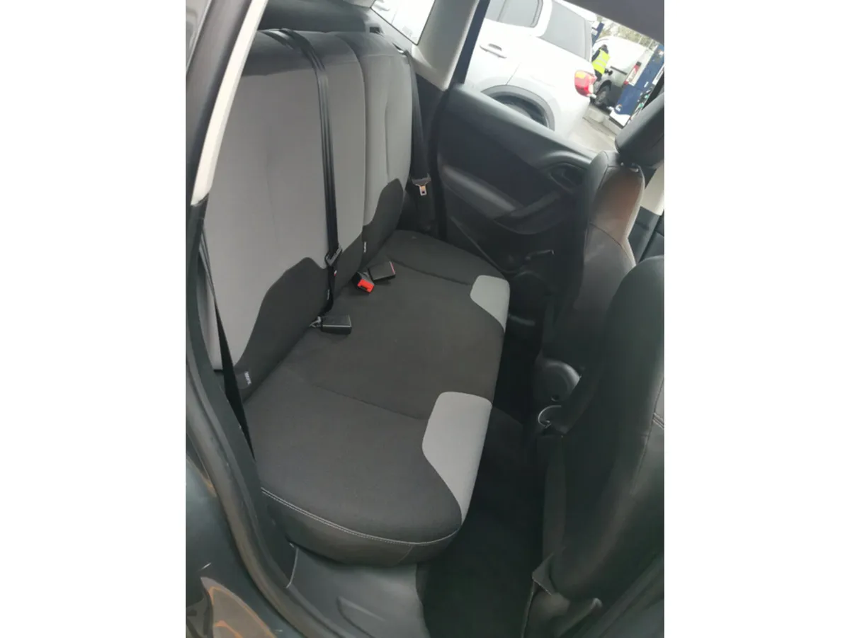 Citroen C3 HDI 70 CONNECTED 4DR - Image 4