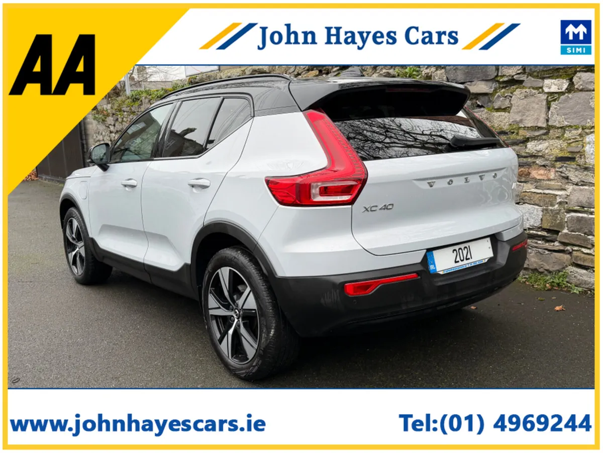 Volvo XC40 R-DESIGN T5 RECHARGE//FULL LEATHER//FUL - Image 2