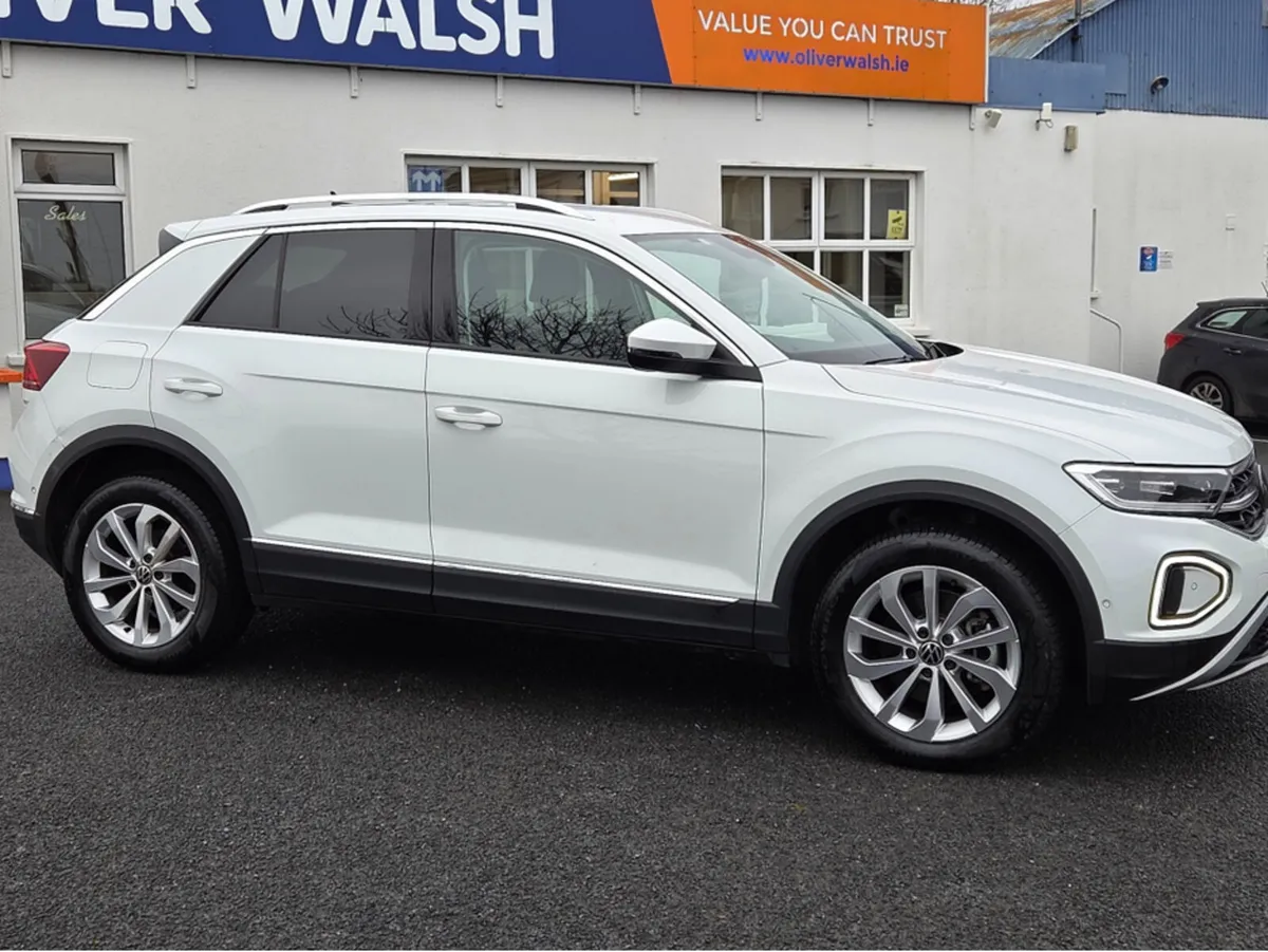 Volkswagen T-Roc 2.0 Diesel Automatic - Image 2
