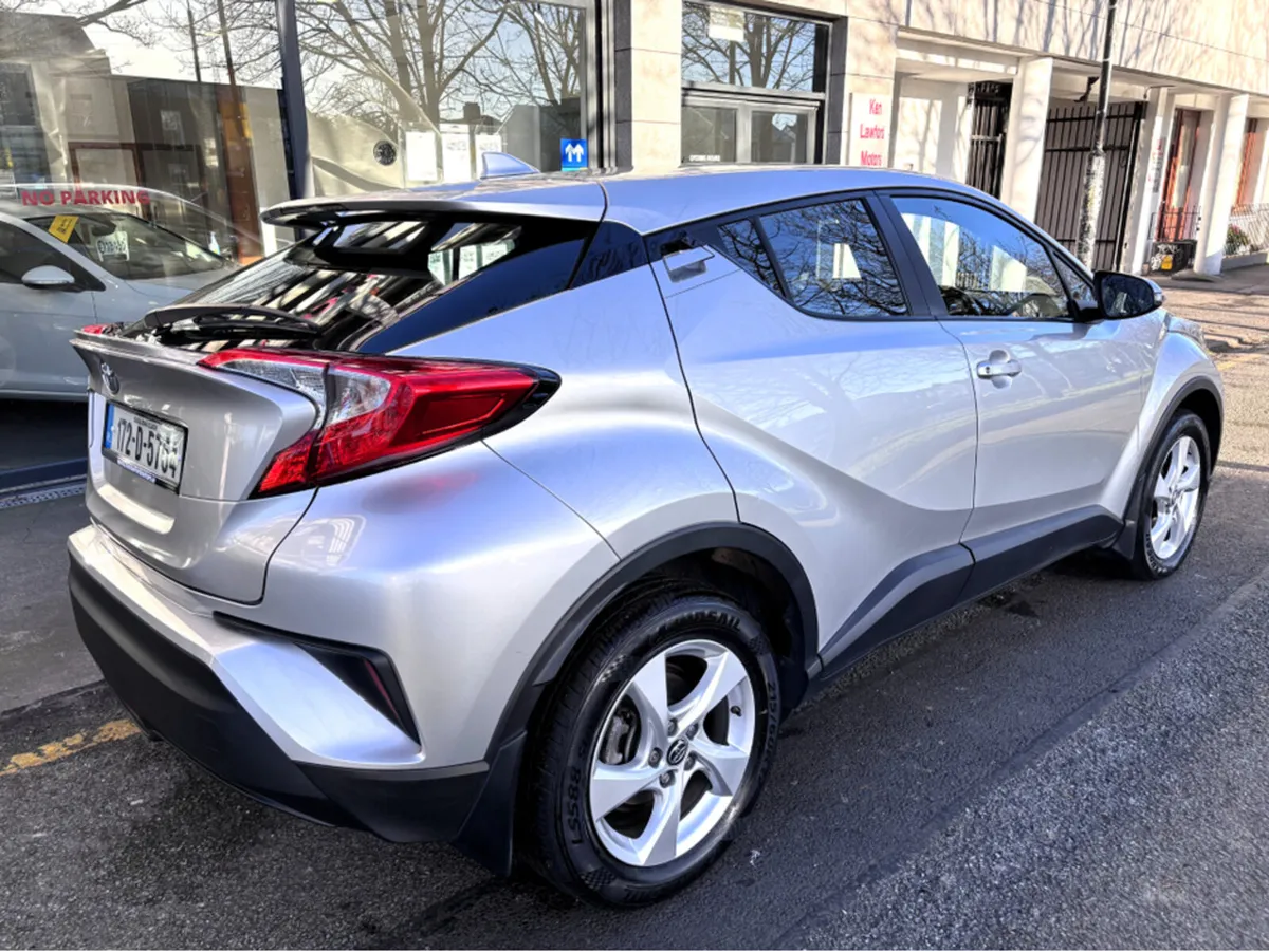 Toyota C-HR 1.2T LUNA 4DR - Image 2