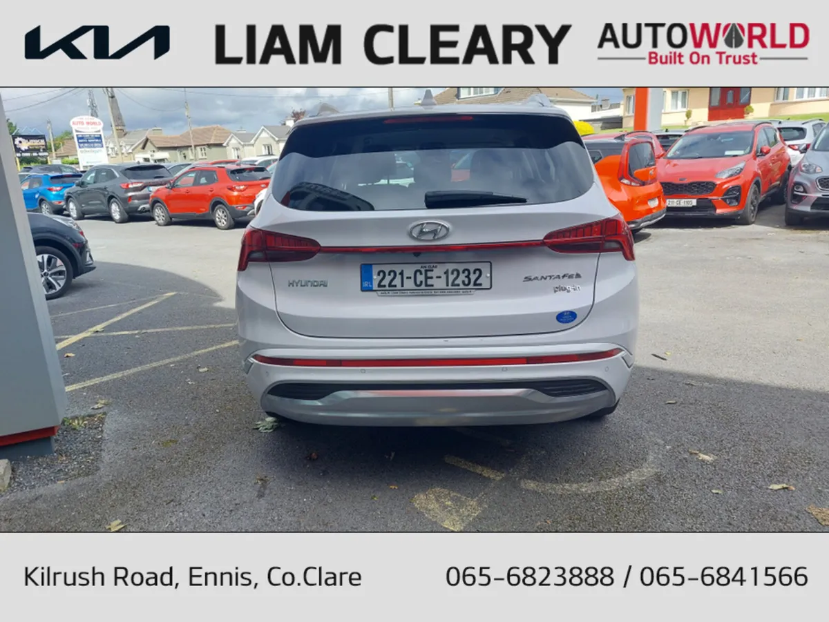 Hyundai Santa Fe PHEV 7 Seater 5DR AUTO - Image 4