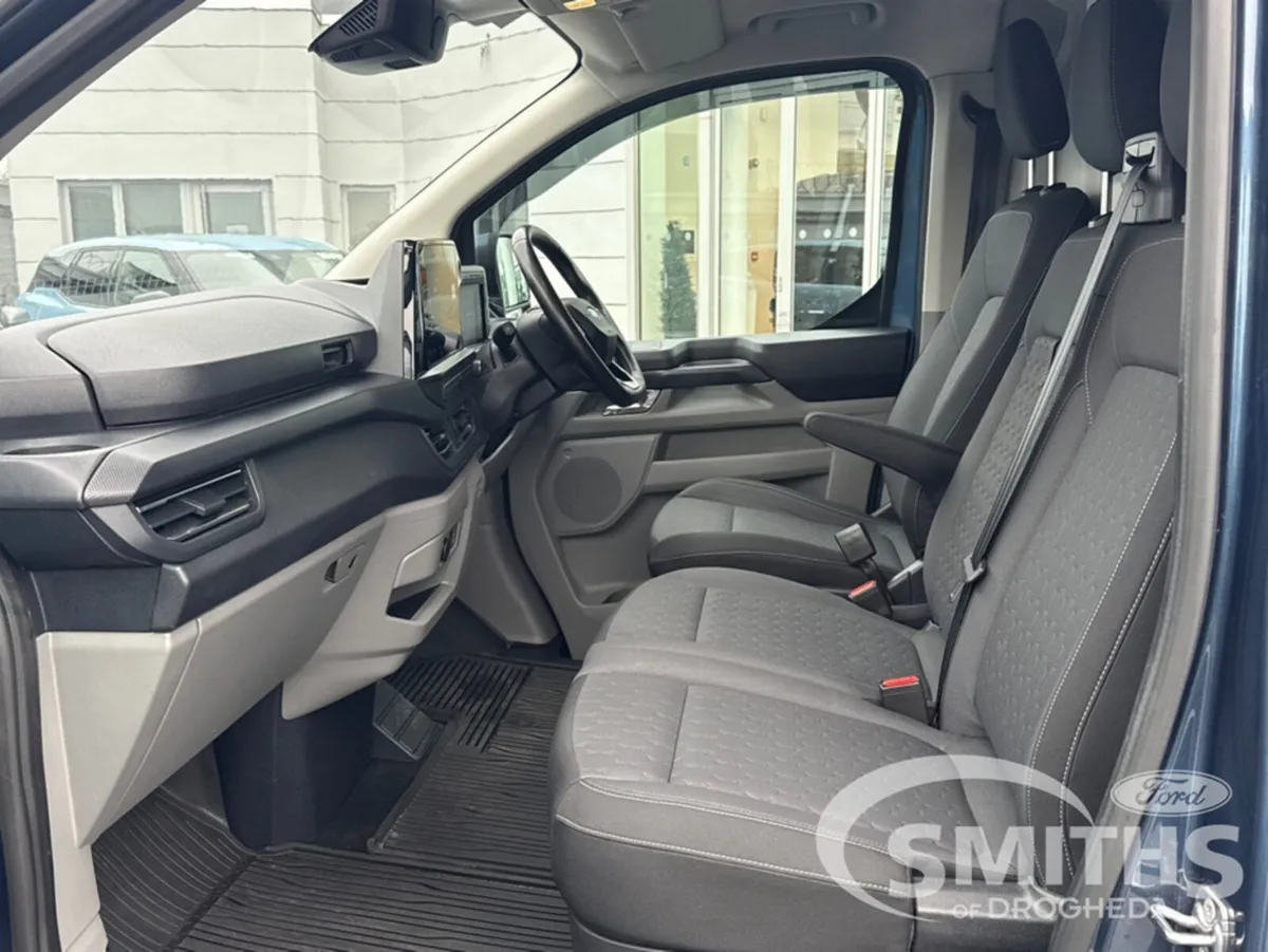 Ford Transit Custom LIMITED 2.0 170PS *AUTO* - Image 3