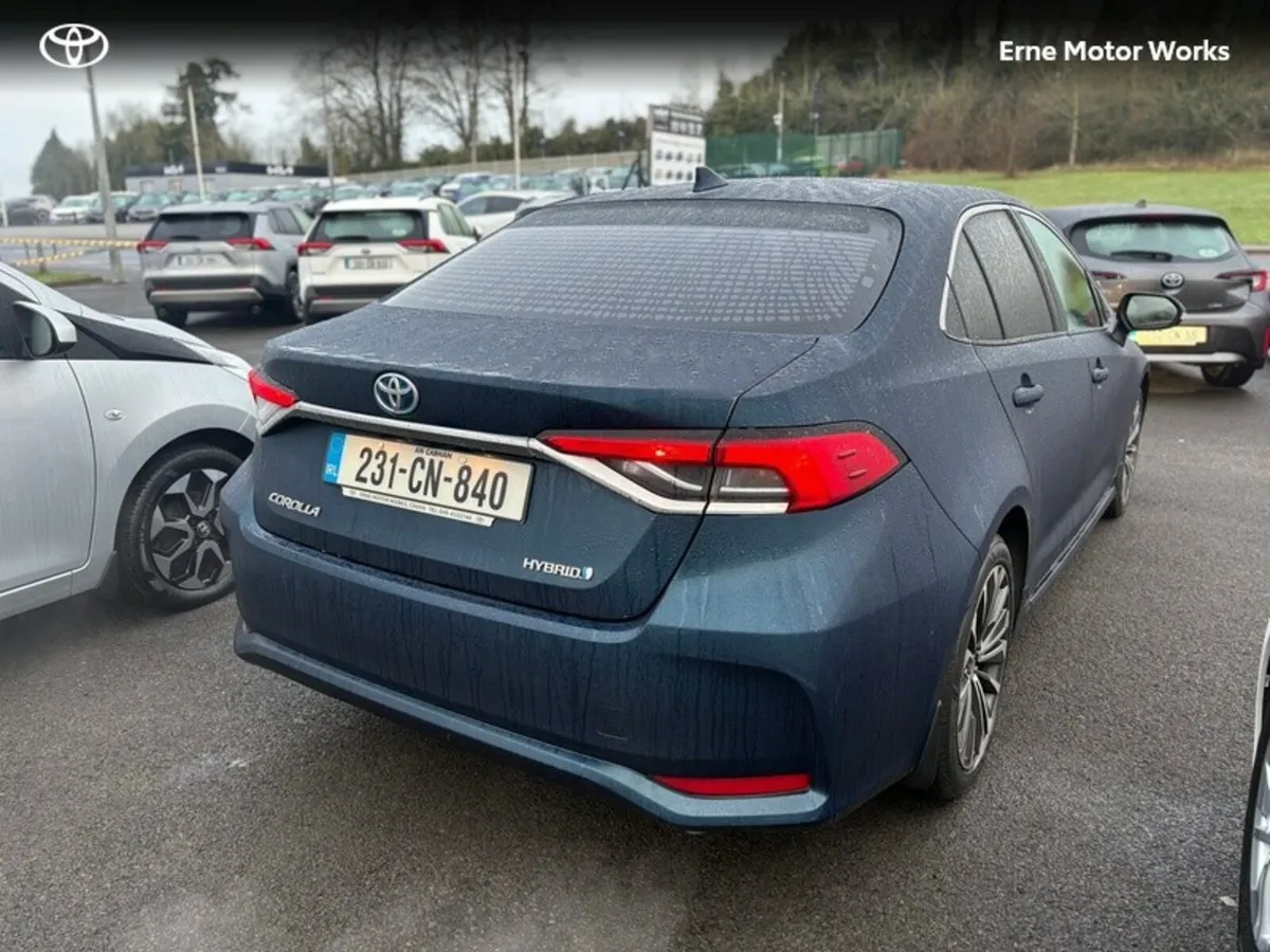 Toyota Corolla COROLLA LUNA SPORT SALOON - Image 2