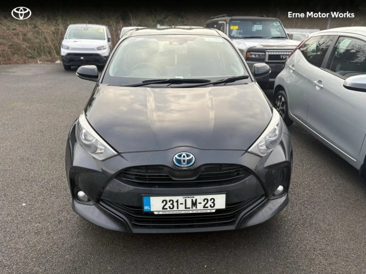 Toyota Yaris YARIS 1.5 HYBRID LUNA - Image 2
