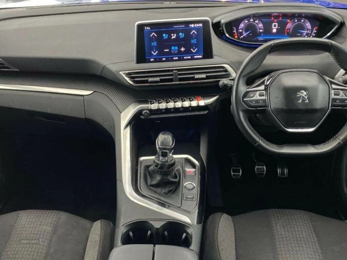 Peugeot 3008 DIESEL ESTATE - Image 4