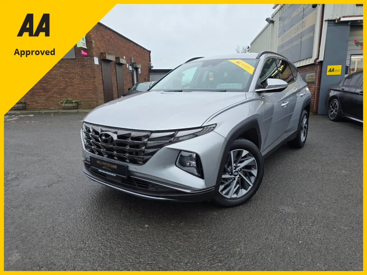 Hyundai Tucson IX35 EXECUTIVE PLUS DIESEL 5 5DR - Image 2