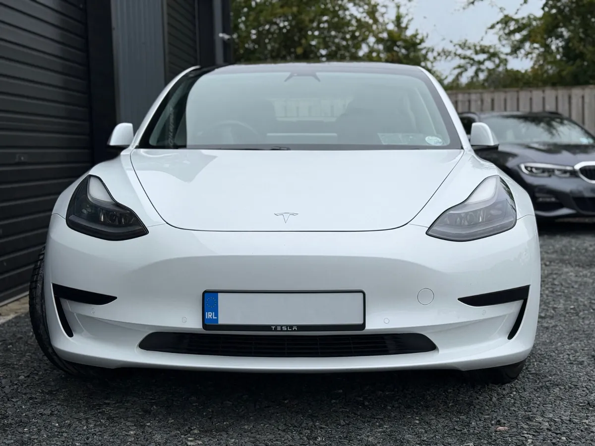 212 Tesla Model 3 Standard Plus - Image 2