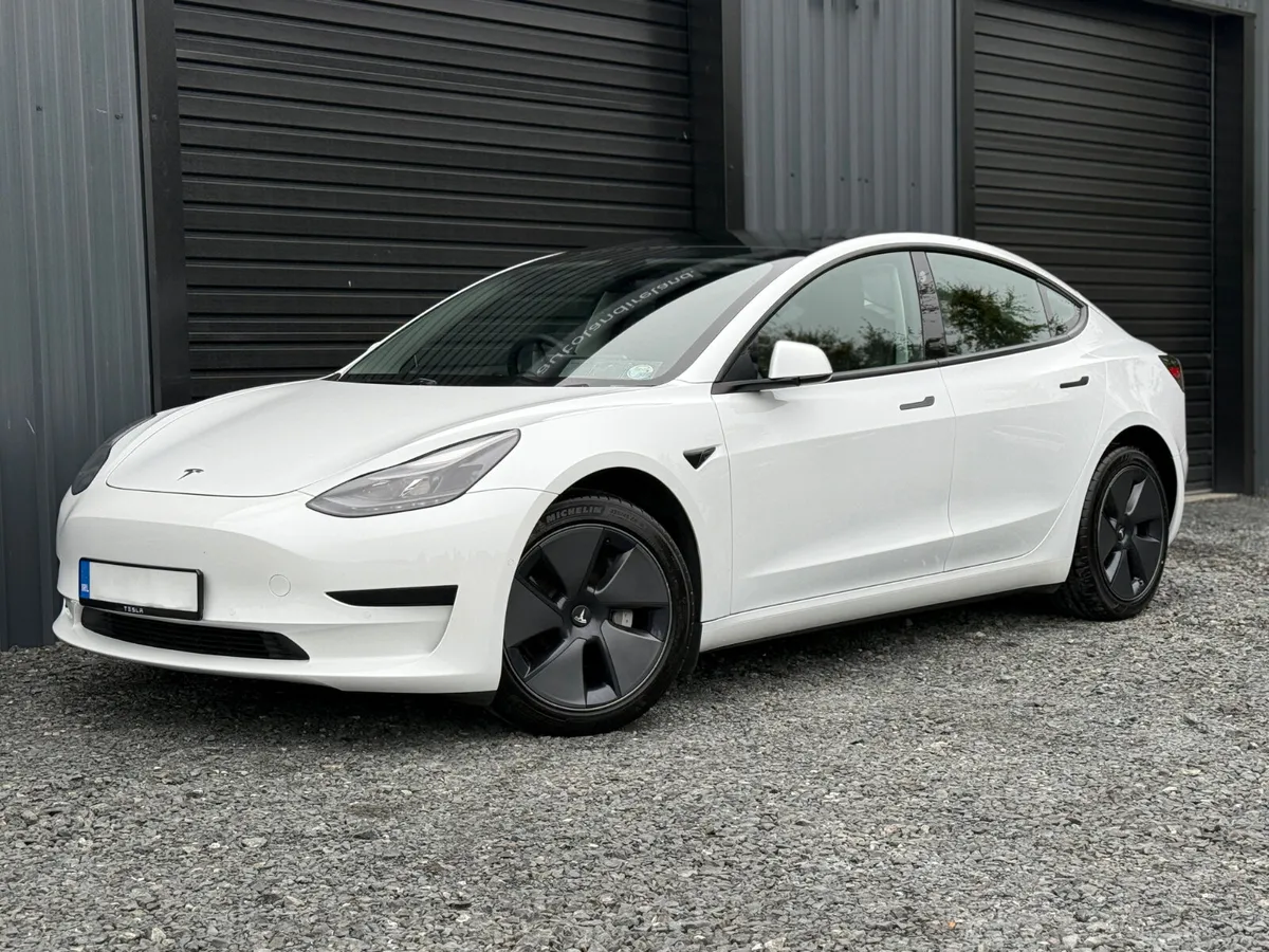 212 Tesla Model 3 Standard Plus - Image 3