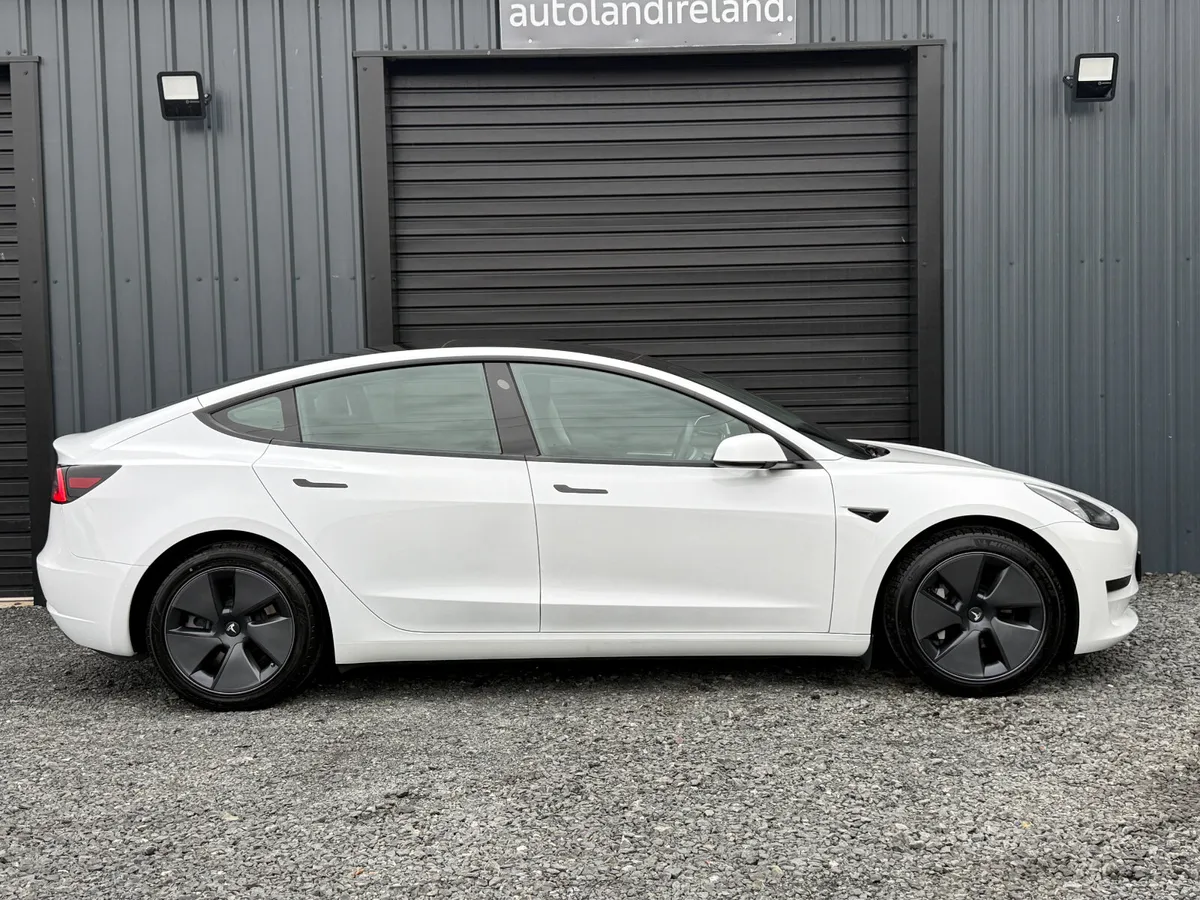 212 Tesla Model 3 Standard Plus - Image 4