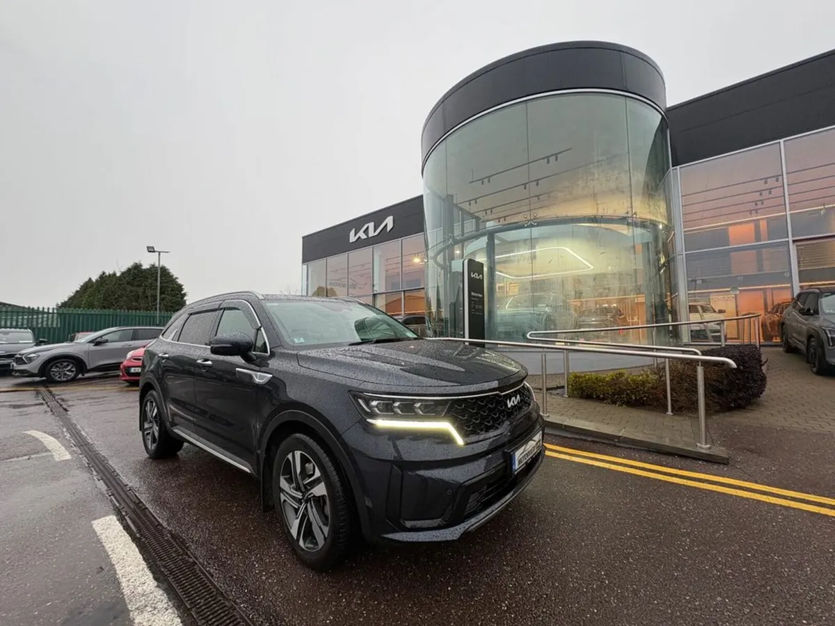 Kia Sorento 7 Seater 2.2D 5DR Auto, **warranty til - Image 2