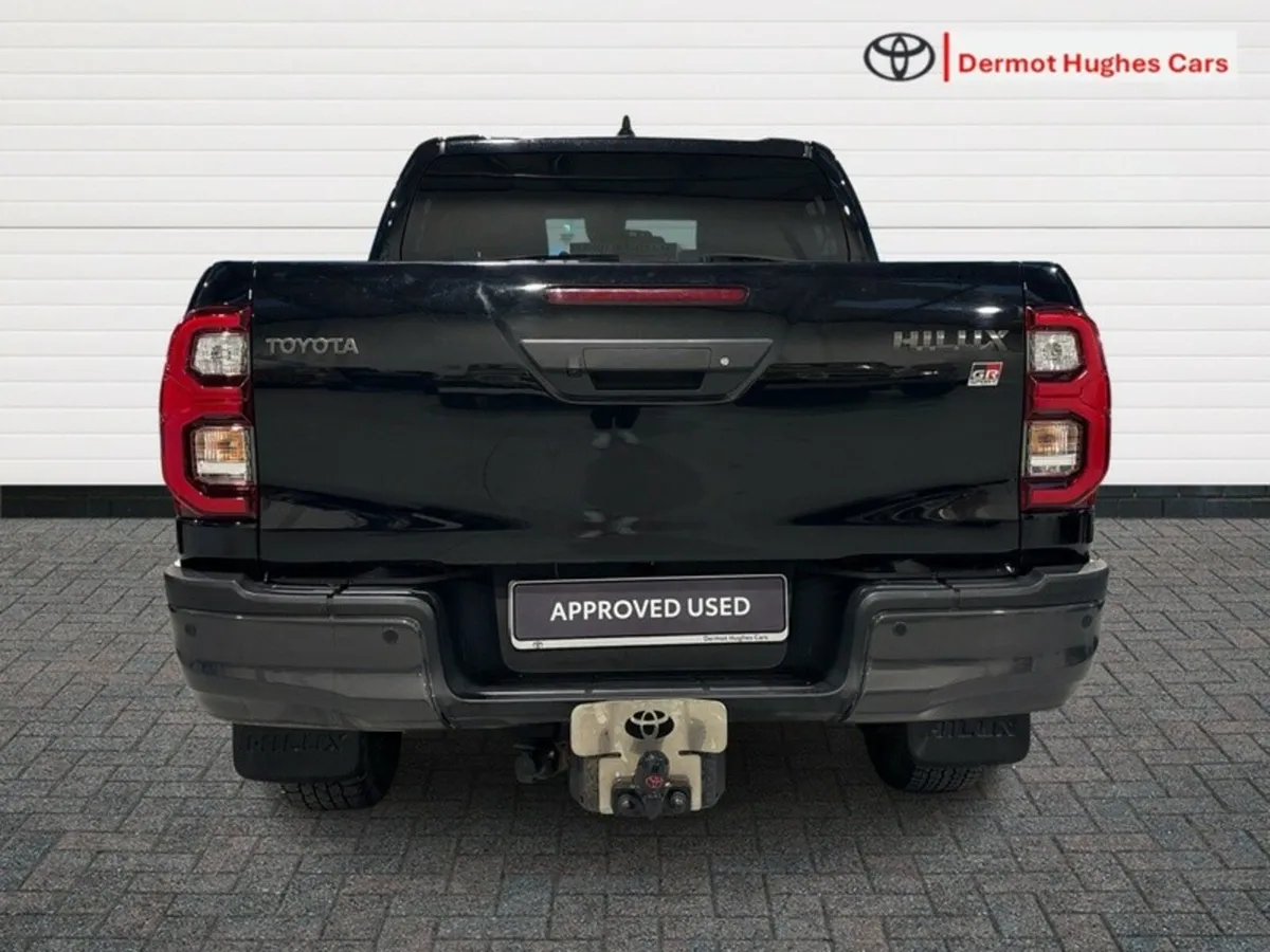 Toyota Hilux 2.8 GR SPORT 4DR AUTO - Image 4