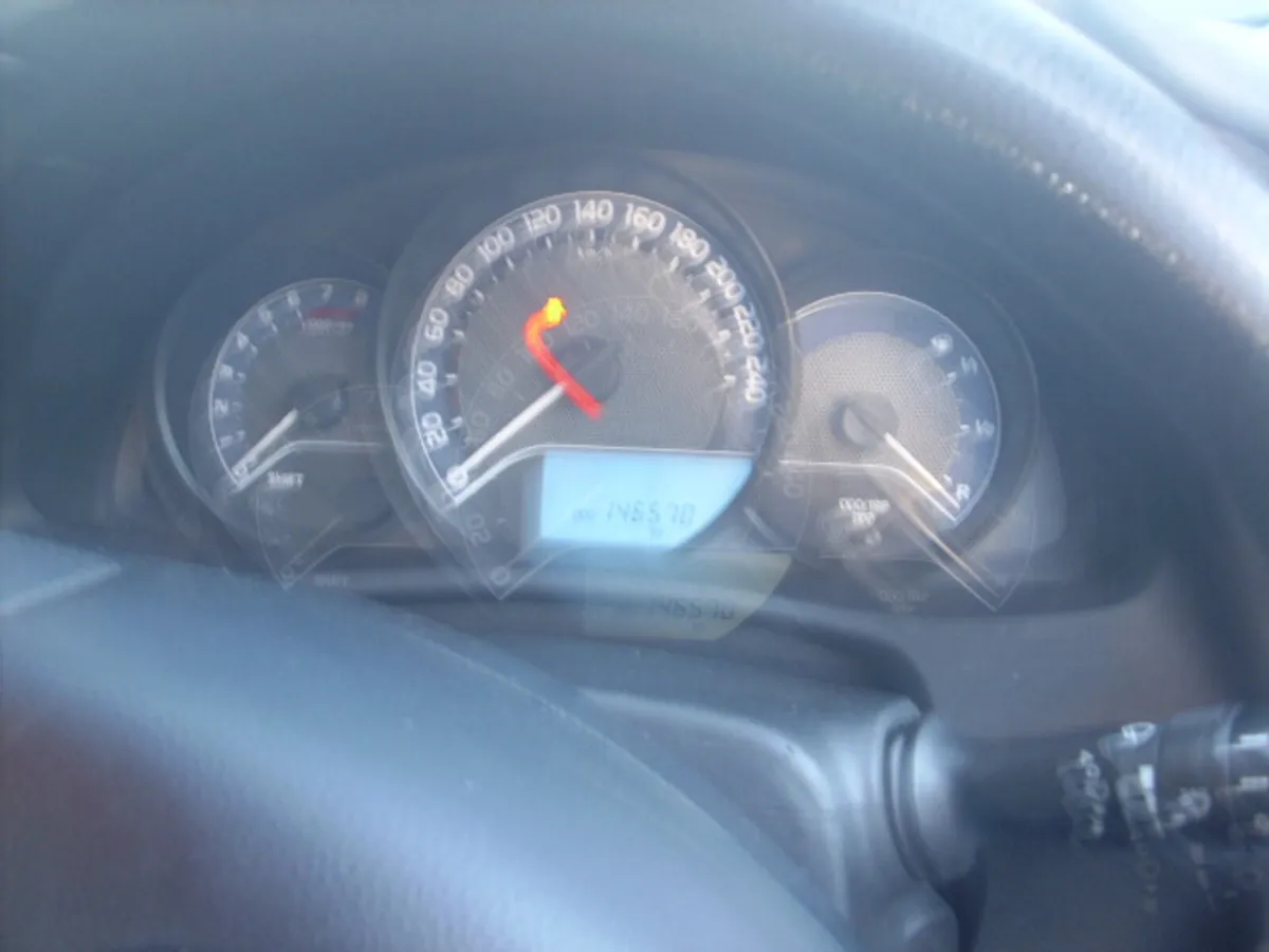 Toyota Auris 1.33 TERRA NG 4DR - Image 3