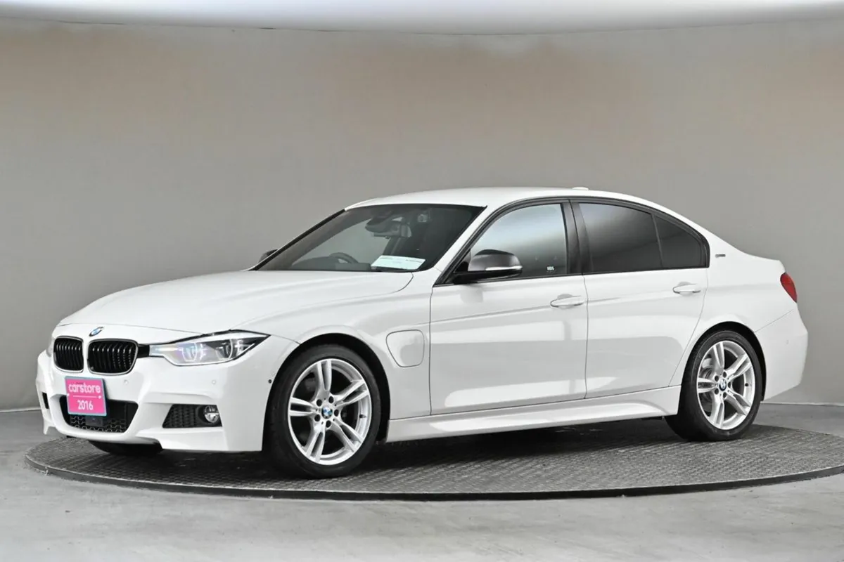 BMW 3-Series 330E M SPORT PLUG-IN HYBRID **ALCANTA - Image 4