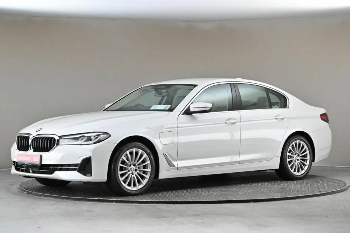 BMW 5-Series 530E SE PLUG-IN HYBRID **BEIGE LEATHE - Image 4