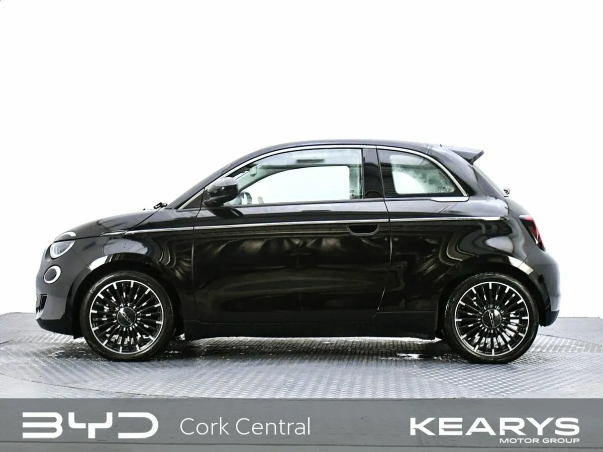 Fiat 500e LA Prima 42KWH 3DR AUTO - Image 4