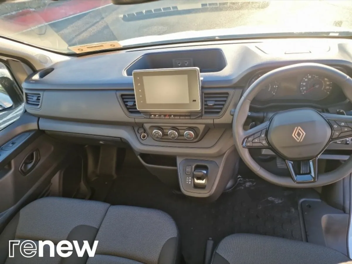 Renault Trafic LL30 Blue dCi 150 Auto Advance NBI - Image 2
