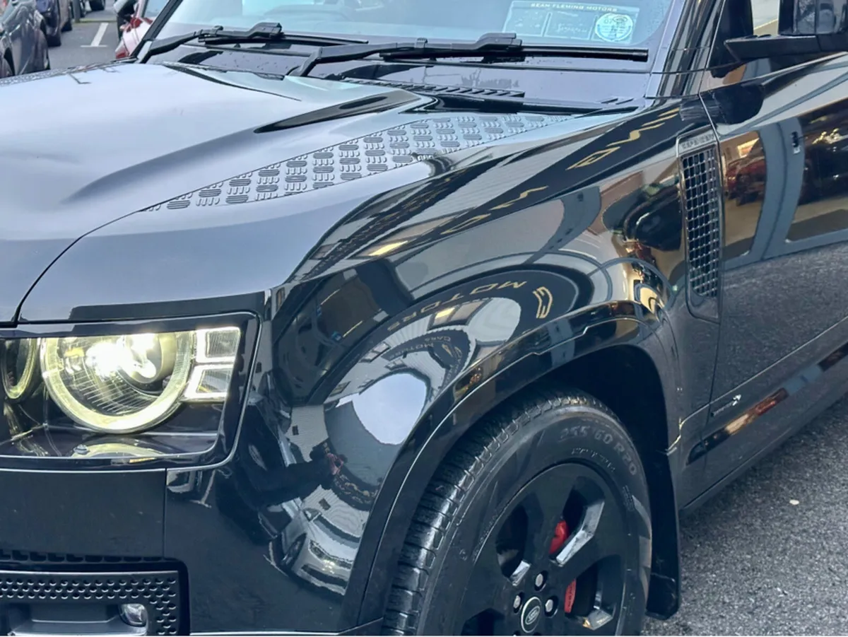 Land Rover Defender ++HIGH SPEC++ 110 2.0 P400E X - Image 3