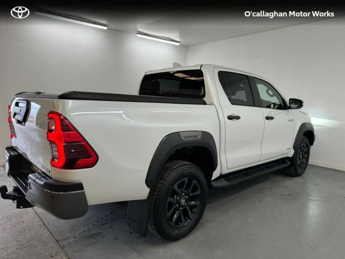 Toyota Hilux HILUX 2.8 INVINCIBLE AUTO - Image 4