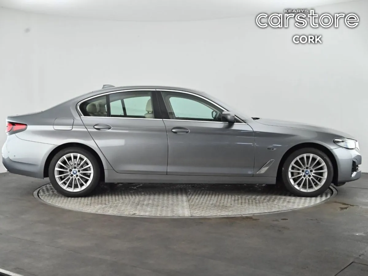 BMW 5-Series 530e SE - Image 2