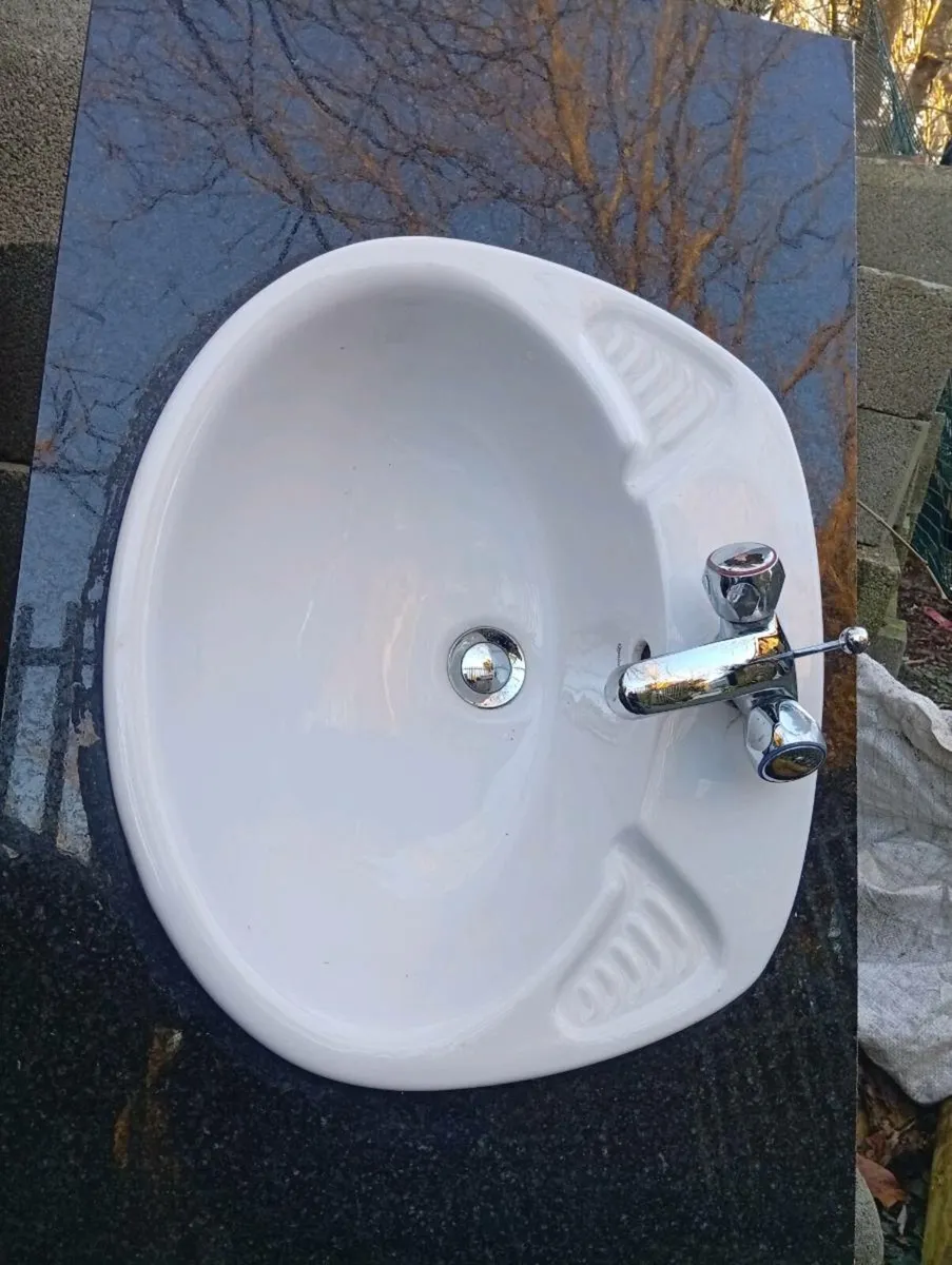 Marble sink - Image 1