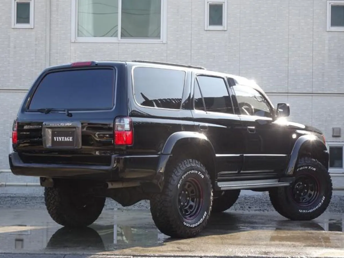 Toyota Hilux Surf SSR-X Wide Body 🇯🇵 - Image 4