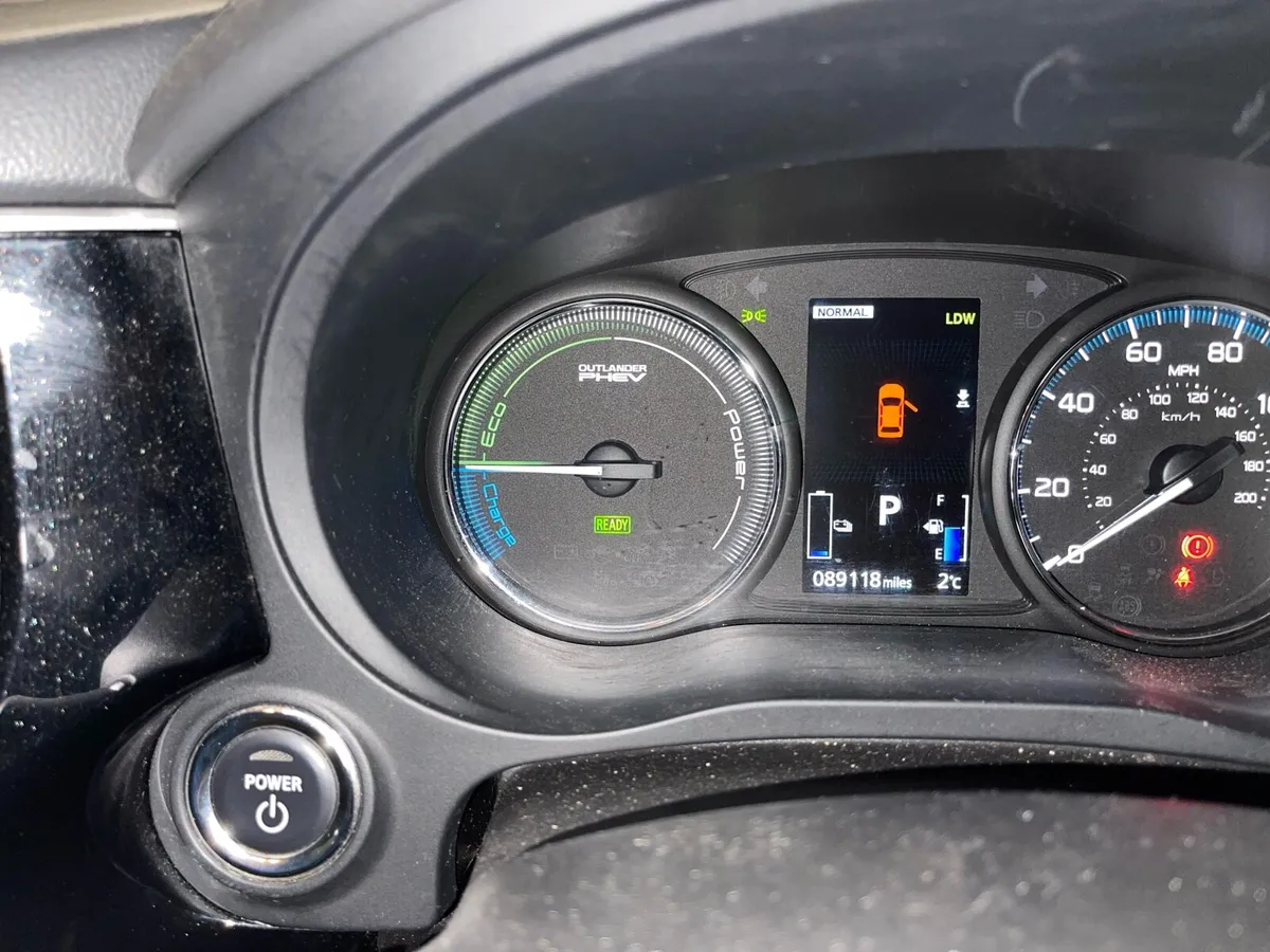 Mitsubishi Outlander PHEV 2016 - Image 3