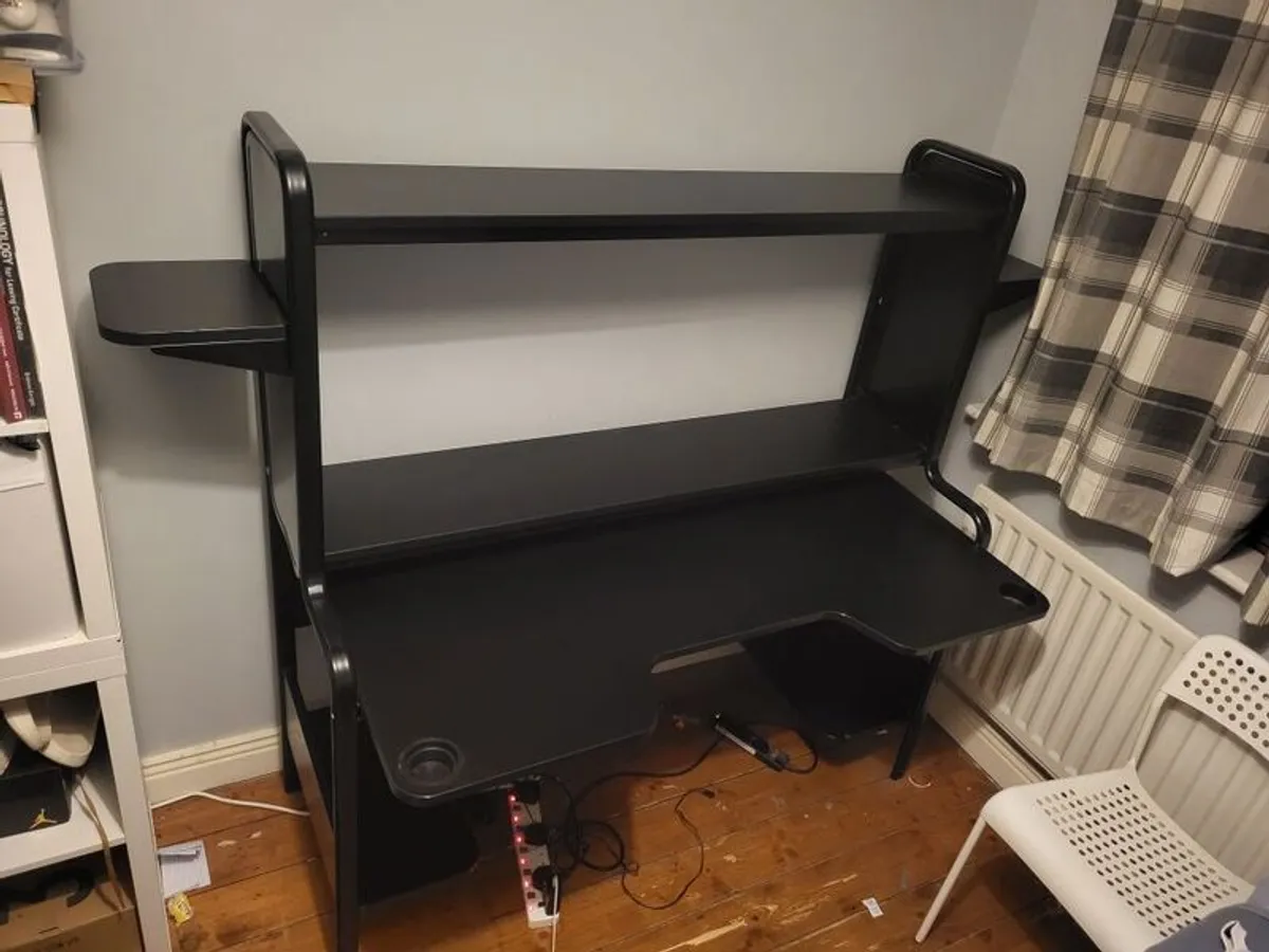 Desk, Gaming. - Image 3