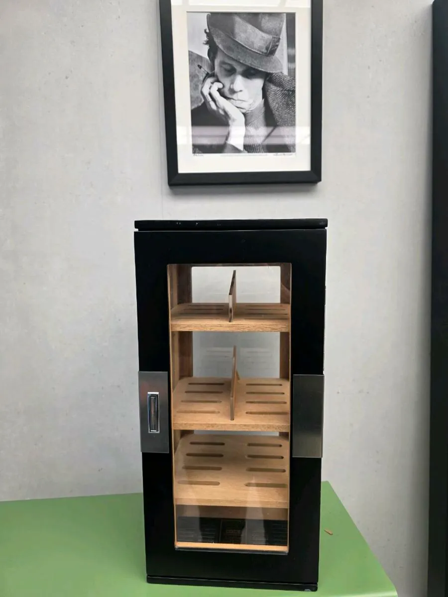 Cigar humidor - Image 1