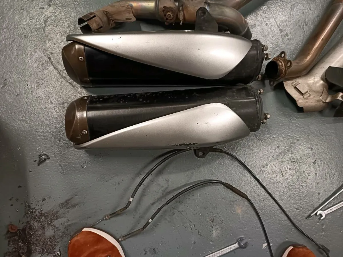 Kawasaki zx 10 exhaust - Image 1