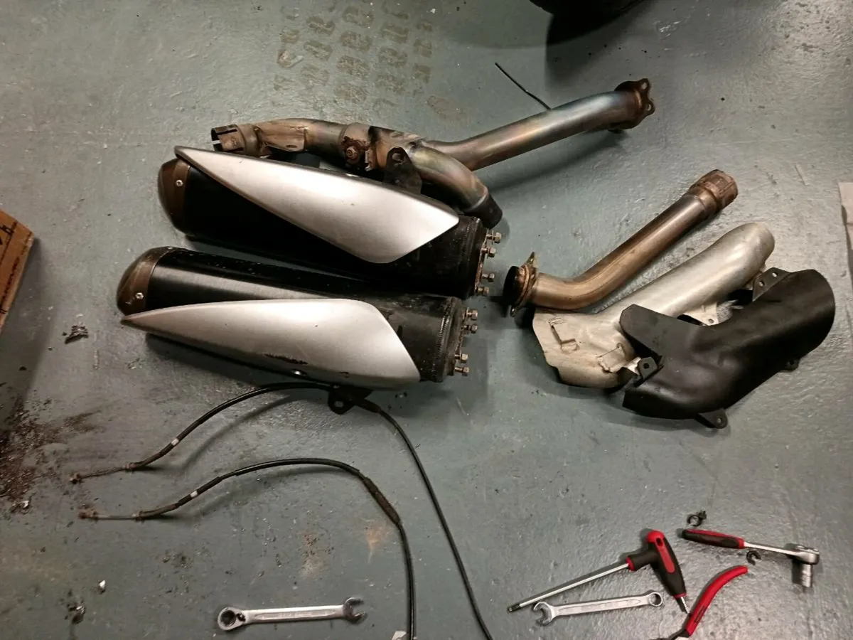 Kawasaki zx 10 exhaust - Image 3